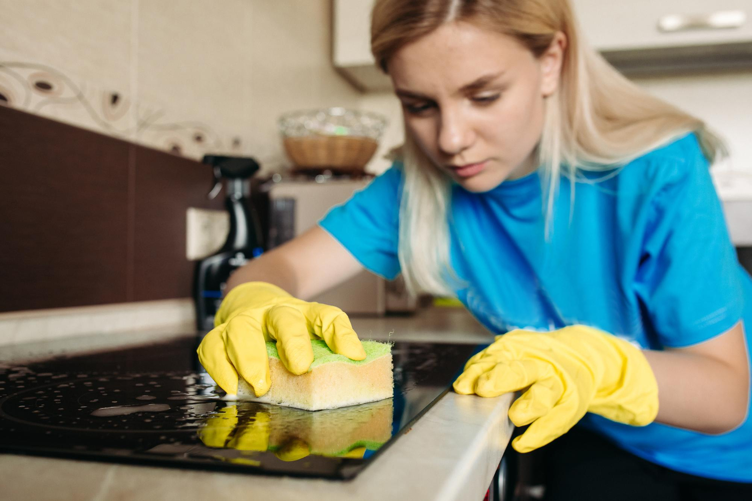 how to clean glass stove top